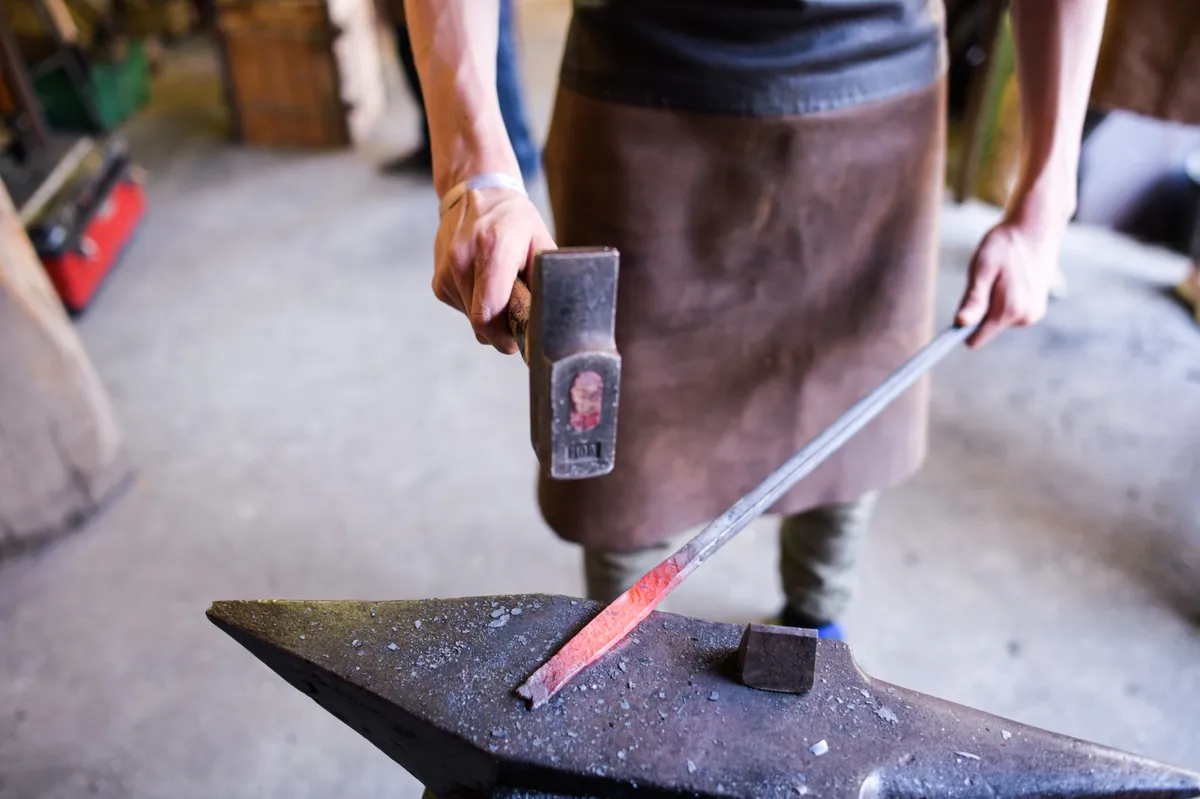 Découvrez la forge traditionnelle avec votre enfant