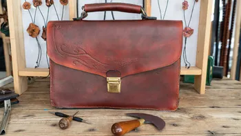 Réalisez votre sac cartable en cuir - 2 J