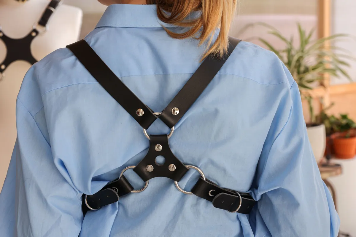 Réalisez votre harnais sur-mesure en cuir recyclé