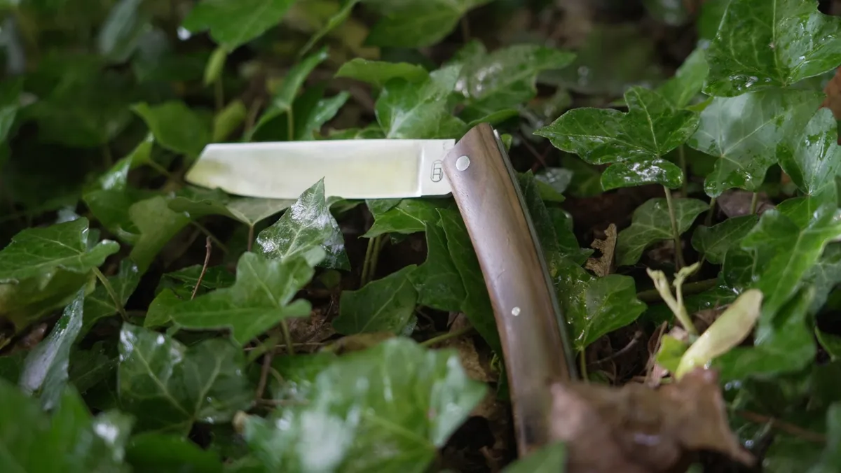 Assemblez votre couteau pliant à cran forcé