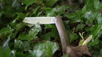 Assemblez votre couteau pliant à cran forcé