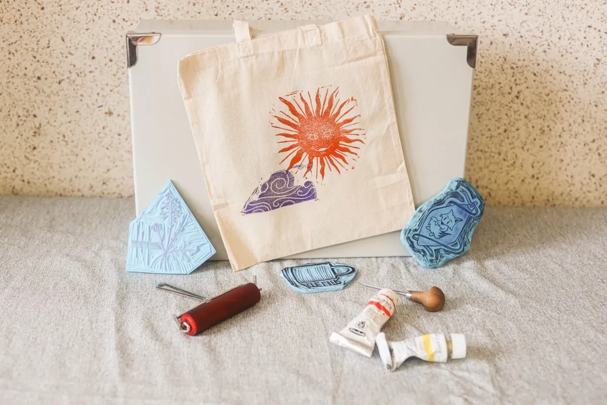 Découvrez l'impression linogravure sur un tote bag