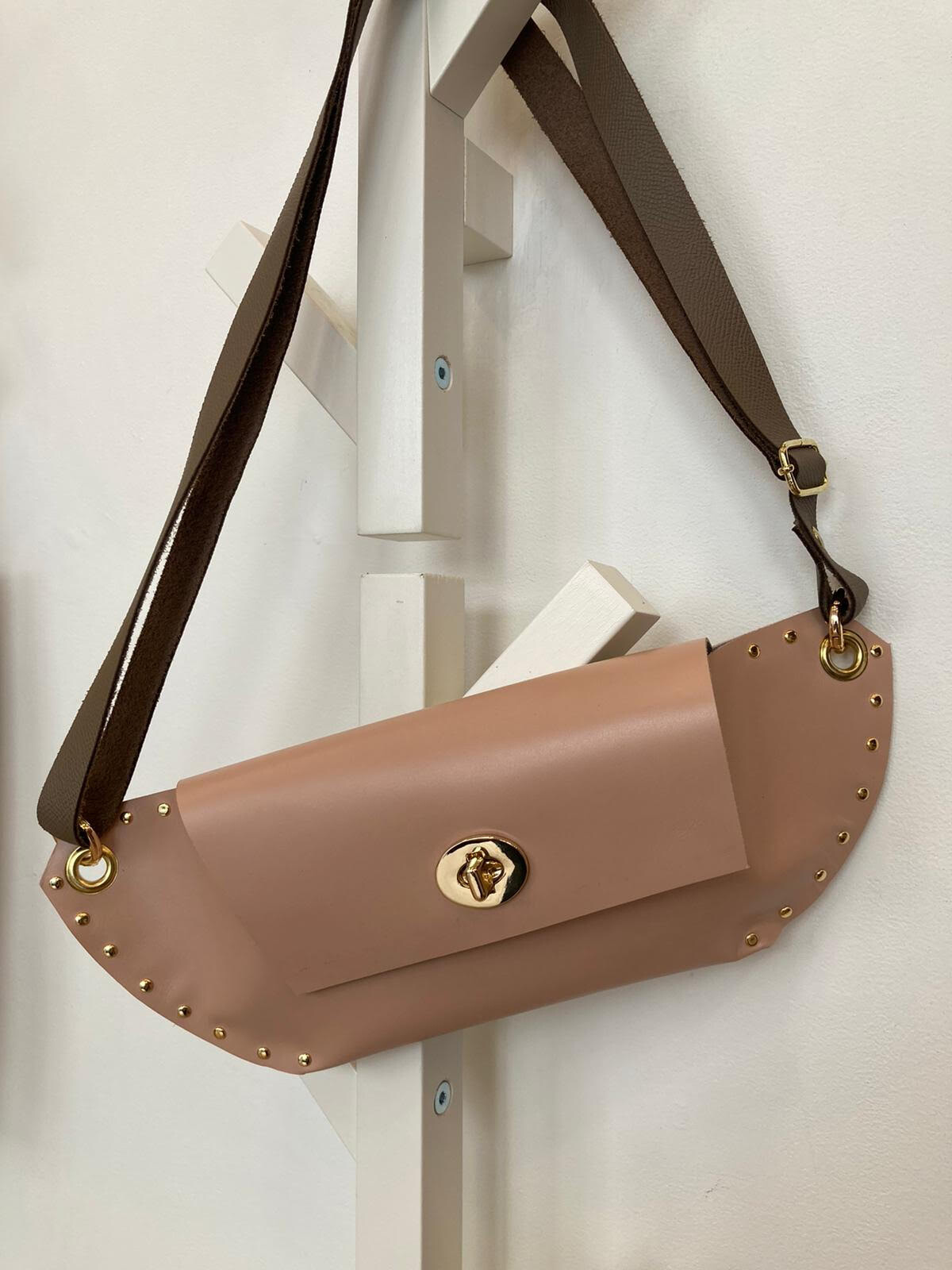 Wecandoo - Réalisez votre sac banane en cuir personnalisé