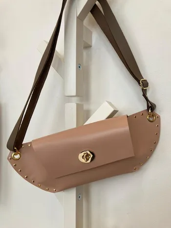 Réalisez votre sac banane en cuir personnalisé
