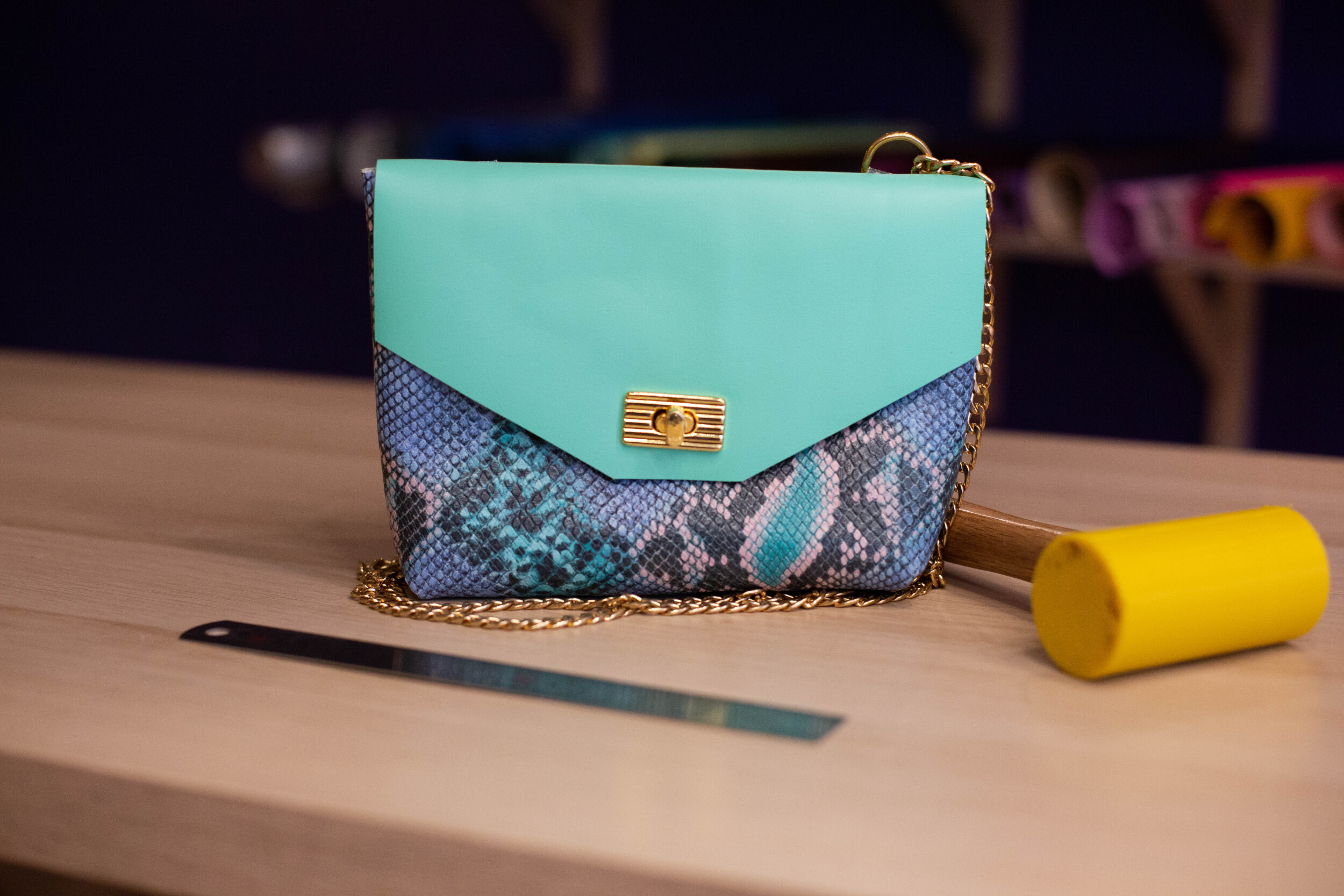 Wecandoo - Cousez votre sac pochette au point sellier