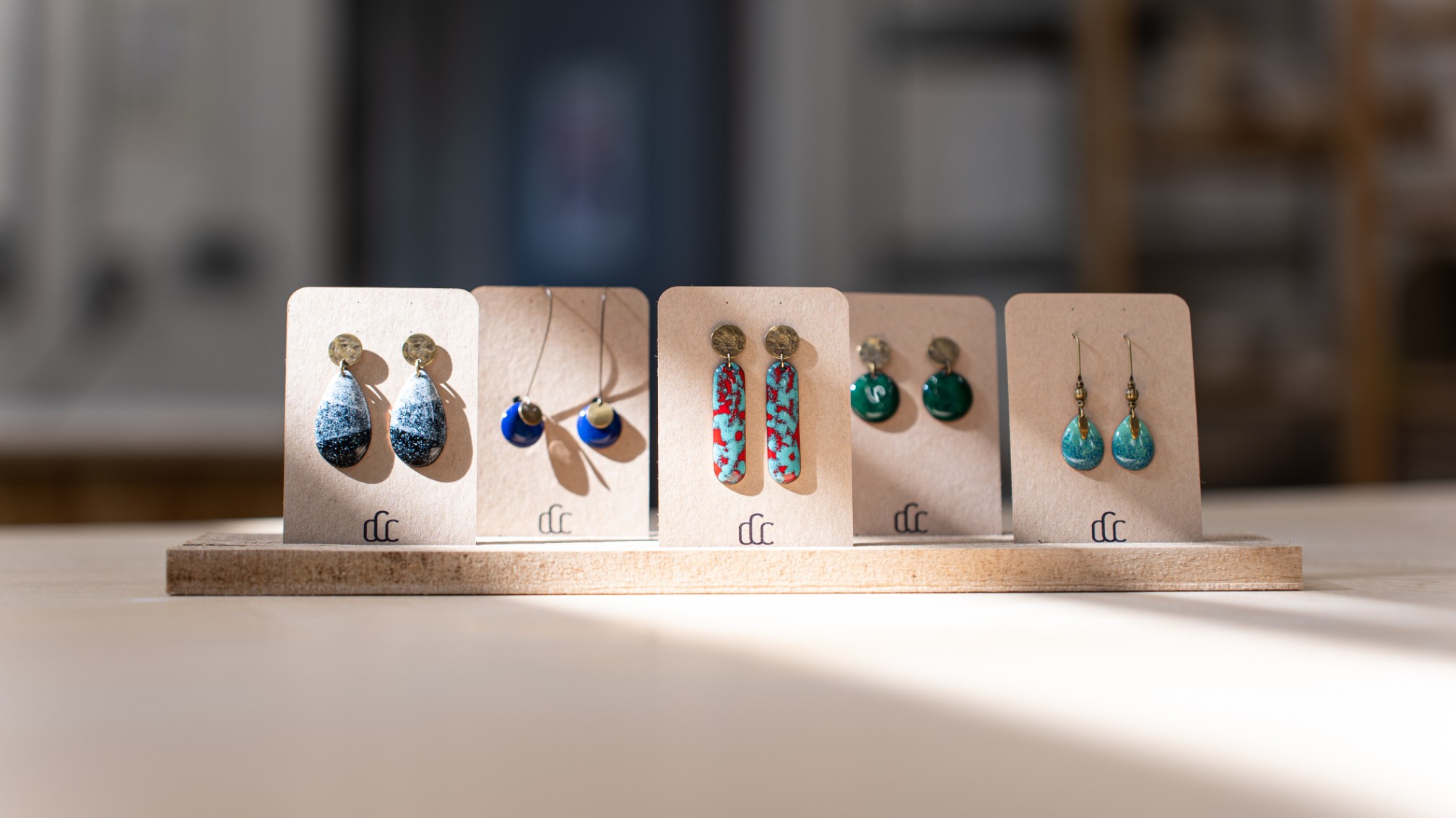 Wecandoo - Fabriquez vos boucles d'oreille émaillées sur cuivre