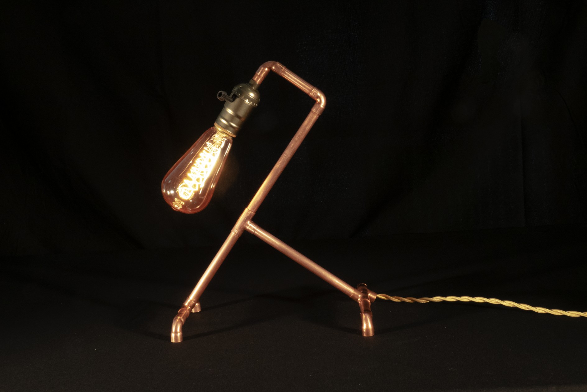 Wecandoo - Réalisez vos lampes design en cuivre en équipe