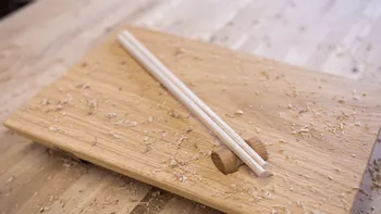 Sculptez vos baguettes et tournez leur support