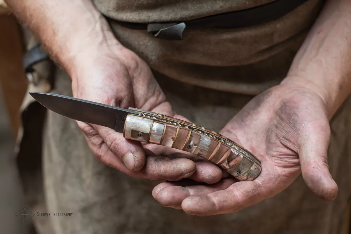 Forgez votre couteau brut de forge sur une journée