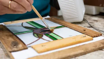 Découvrez la technique du vitrail sur une journée