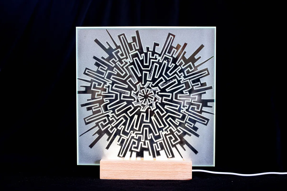 Réalisez votre luminaire en verre gravé