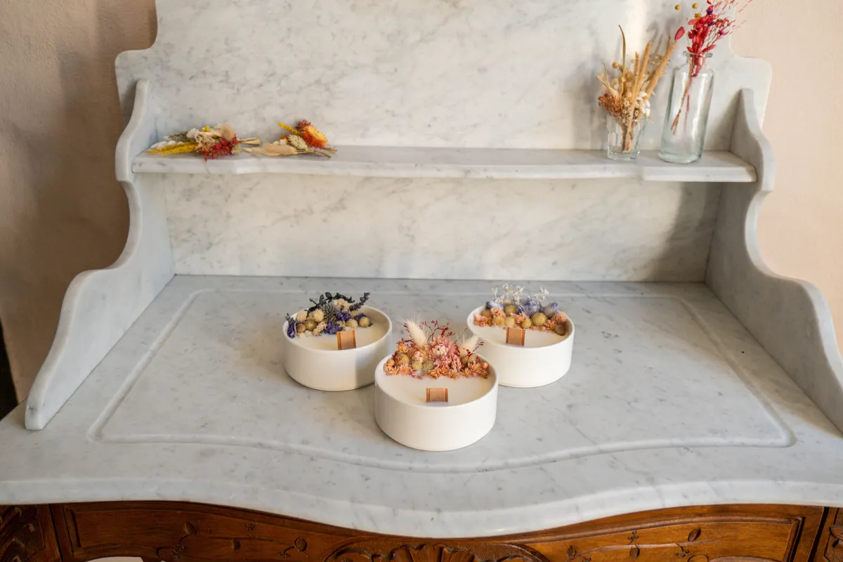 Create your own unique scented candle