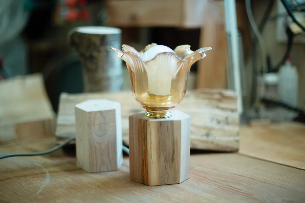 Réalisez votre lampe en bois upcyclé