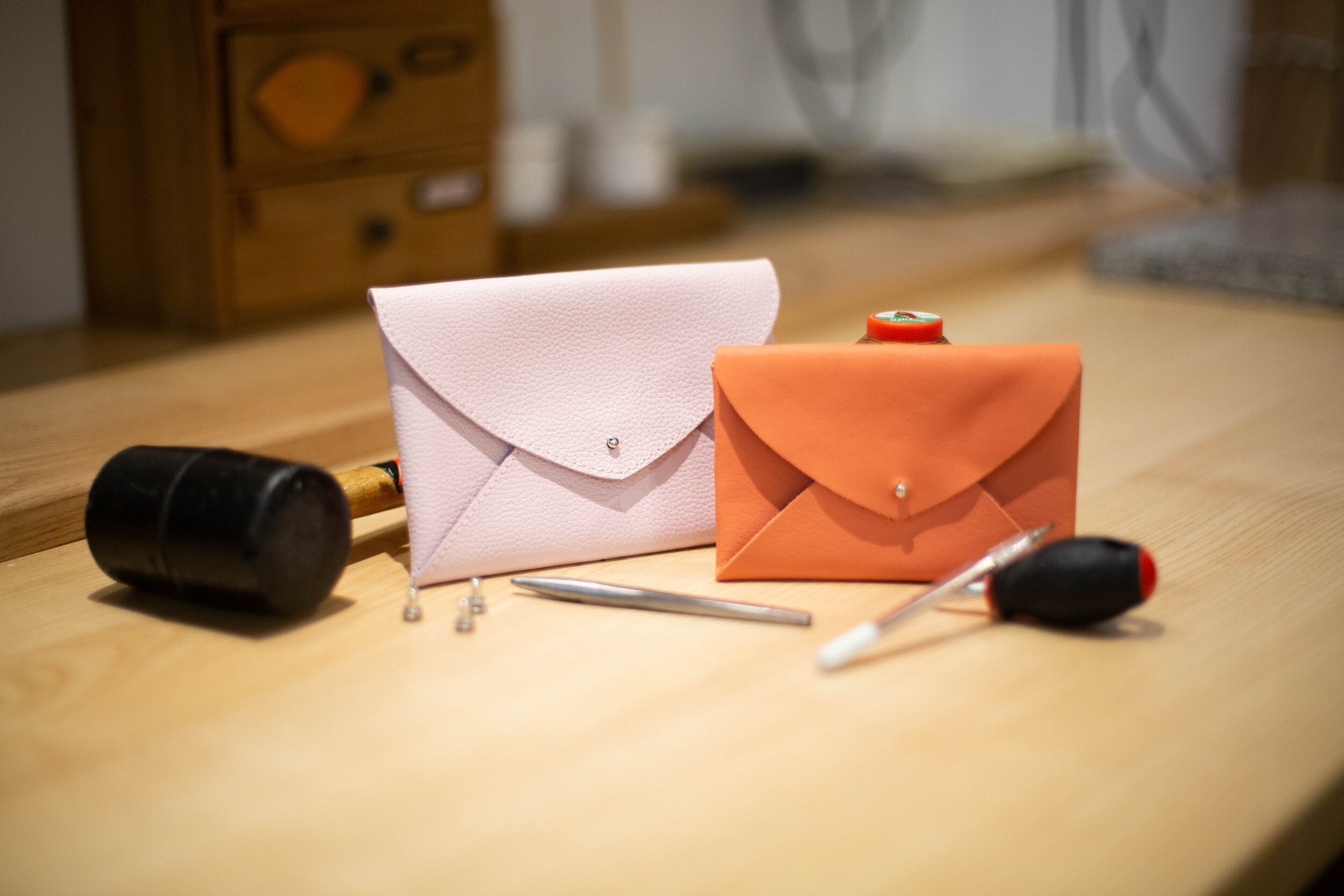 Wecandoo - Réalisez vos pochettes en cuir en duo