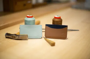 Réalisez votre porte-cartes en cuir