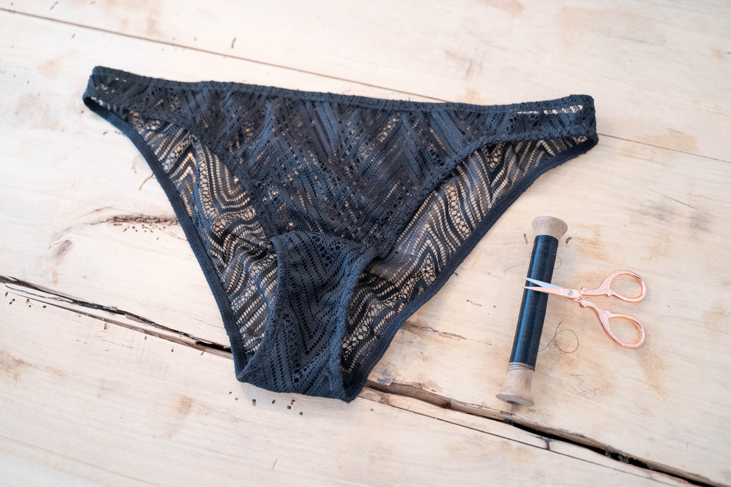 Wecandoo - Cousez votre culotte en dentelle