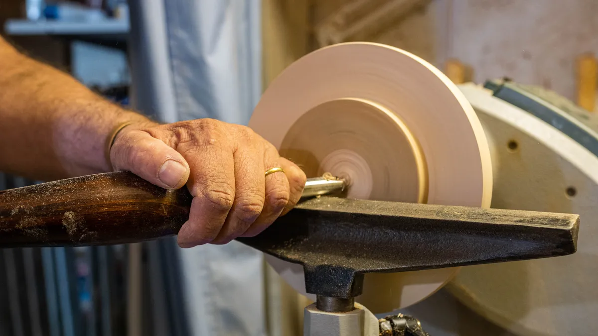 Créez votre grand plateau au tour à bois sur un jour