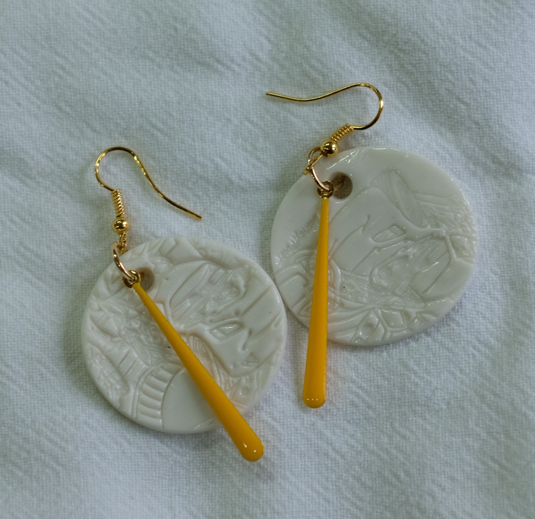 Créez votre parure de bijoux en porcelaine