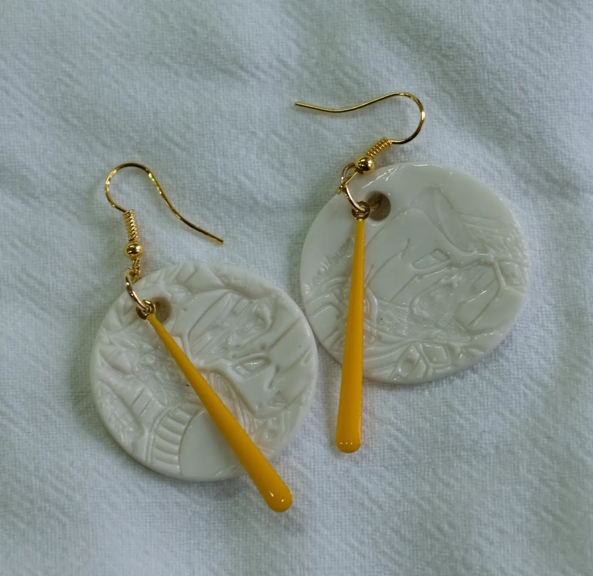 Créez votre parure de bijoux en porcelaine