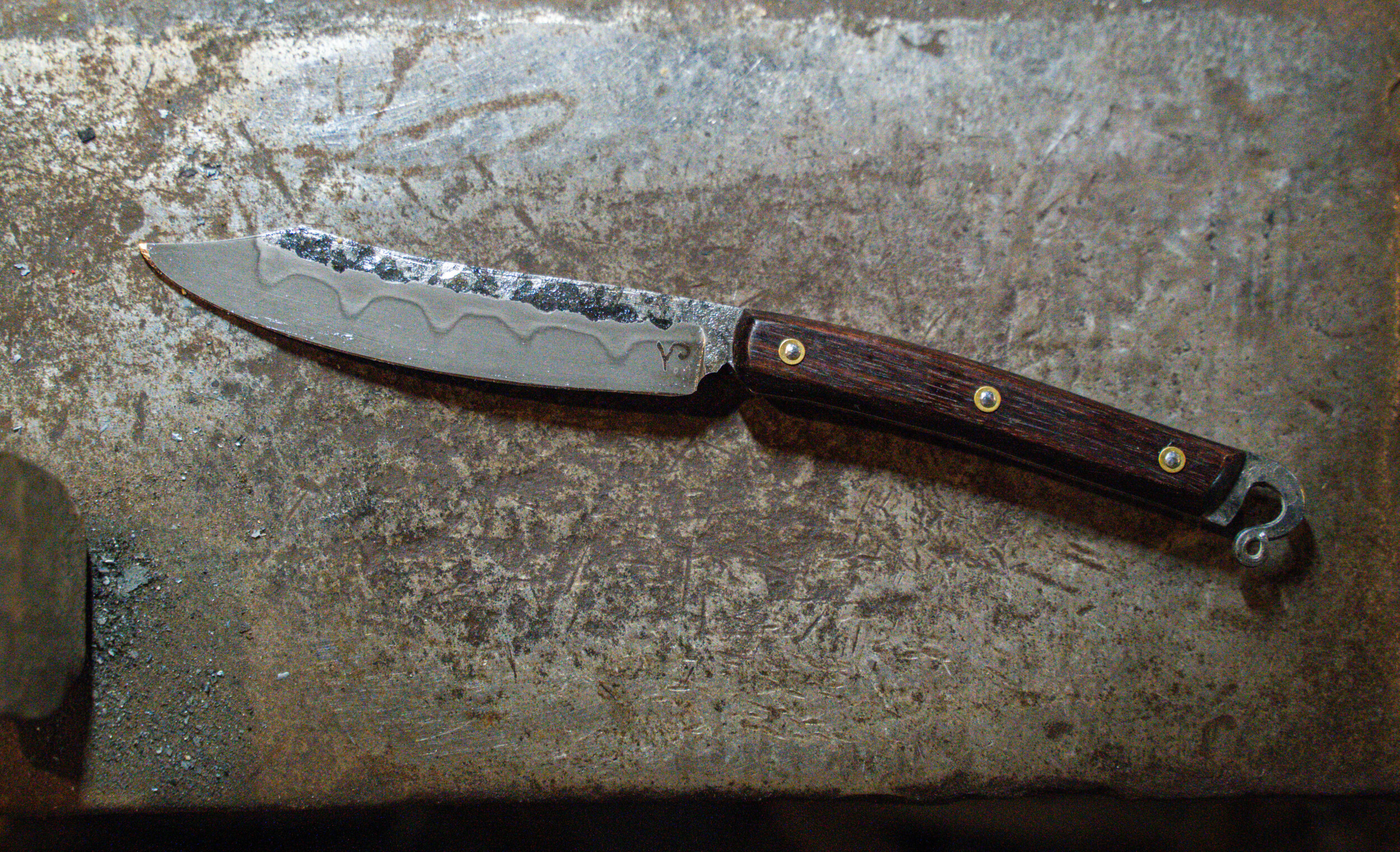 Forgez votre couteau de table sur une journée