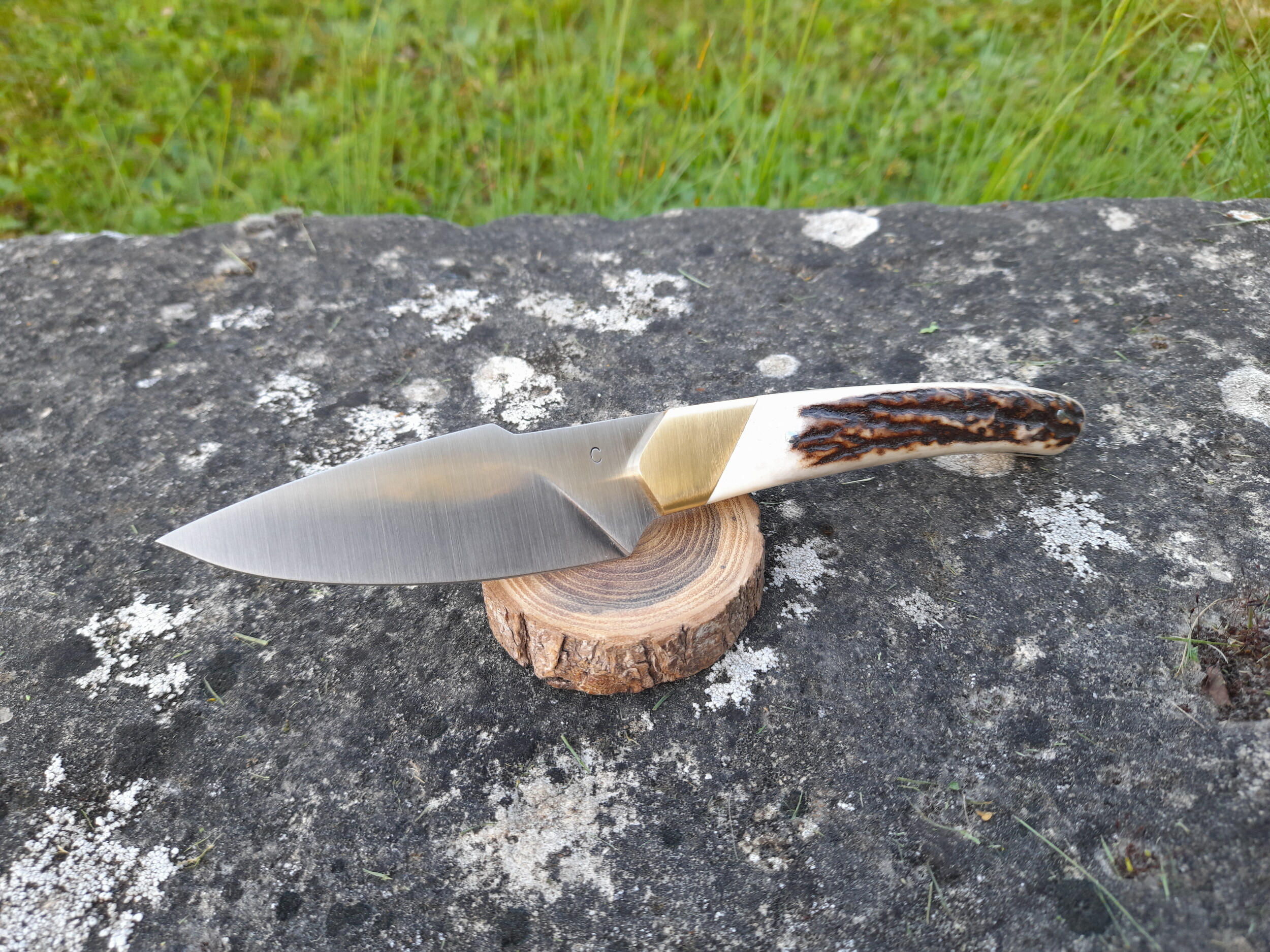 Fabriquez votre couteau droit fixe sur une journée