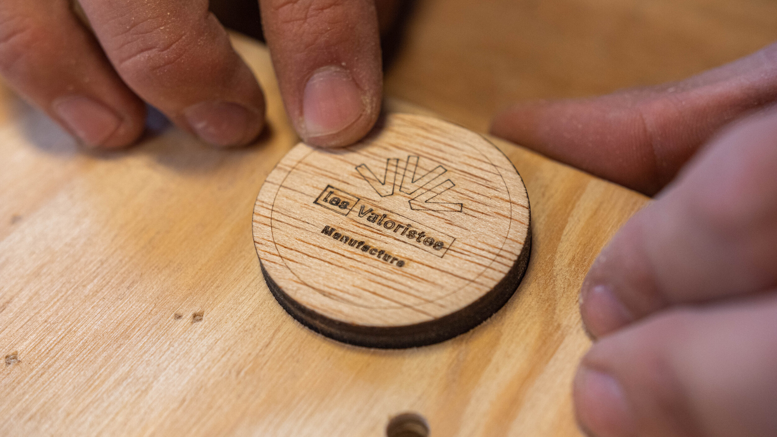 Fabriquez votre support d'ordinateur en bois upcyclé