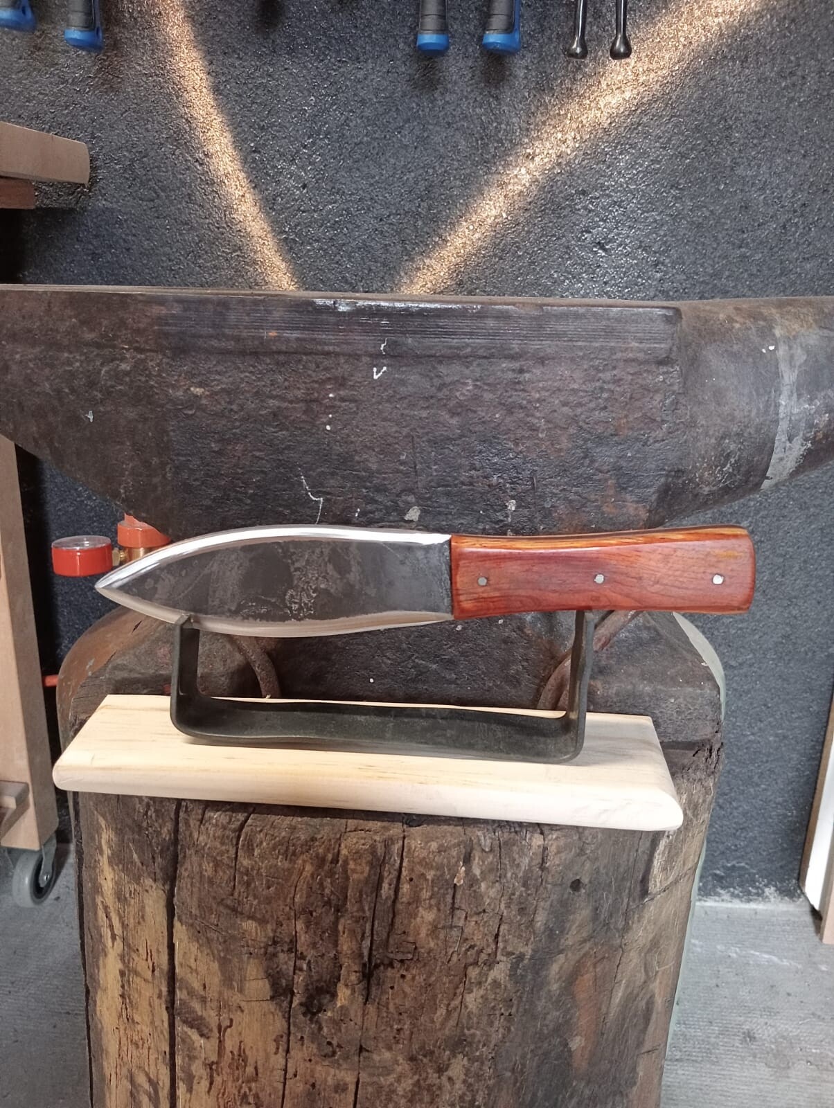 Forgez votre couteau droit