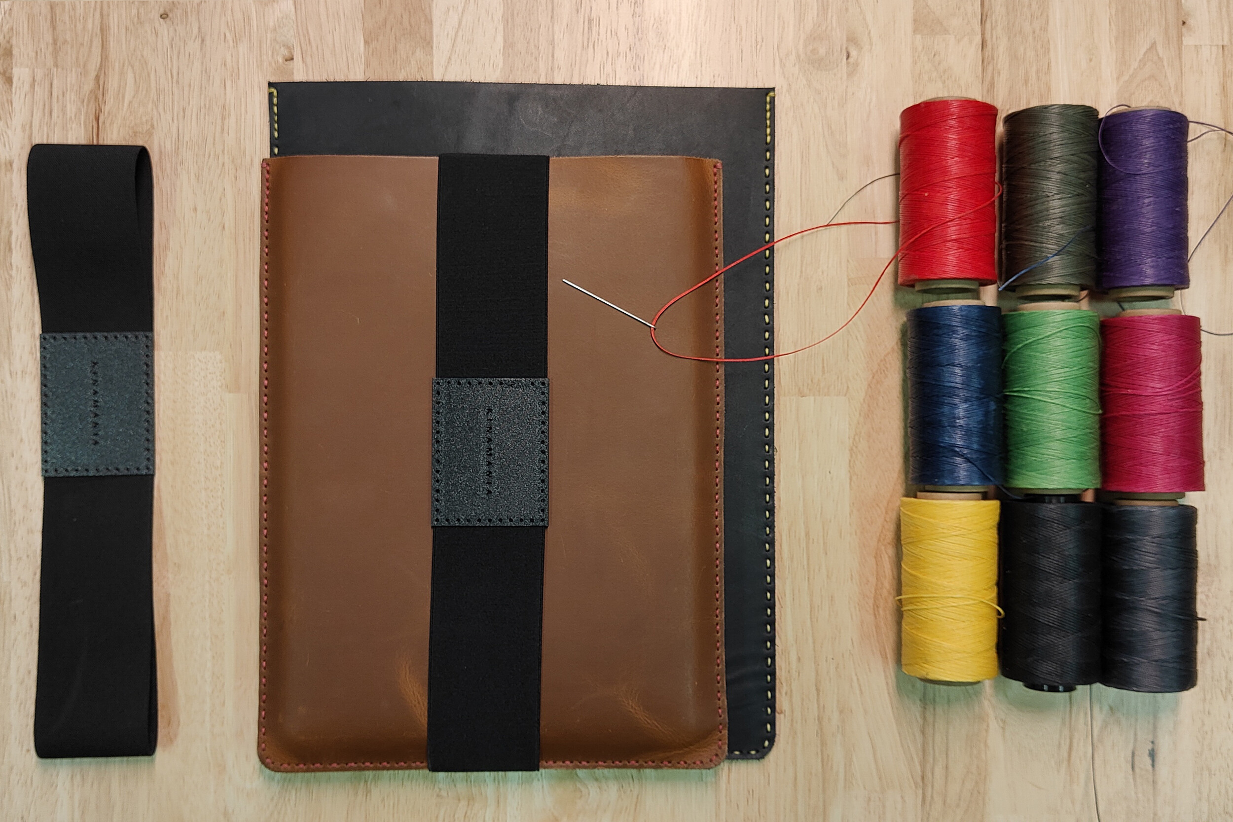 Create your leather laptop sleeve in your location