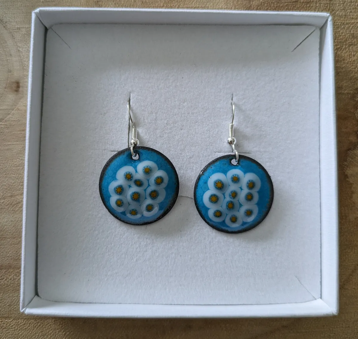 Réalisez vos boucles d'oreilles émaillées sur cuivre