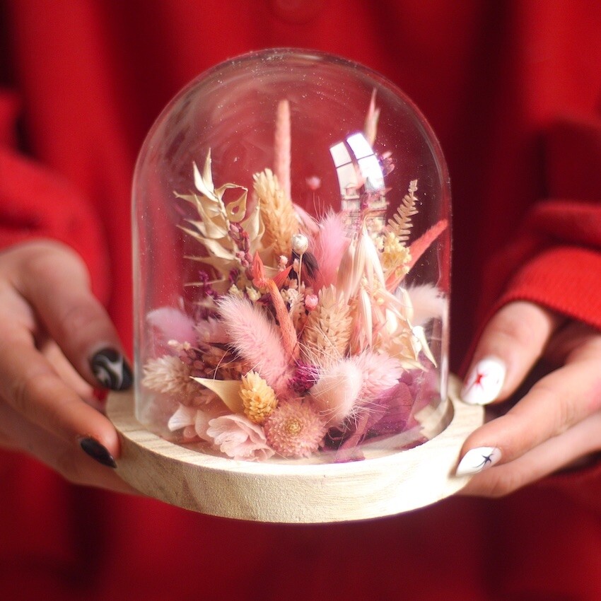 Réalisez votre cloche de fleurs séchées