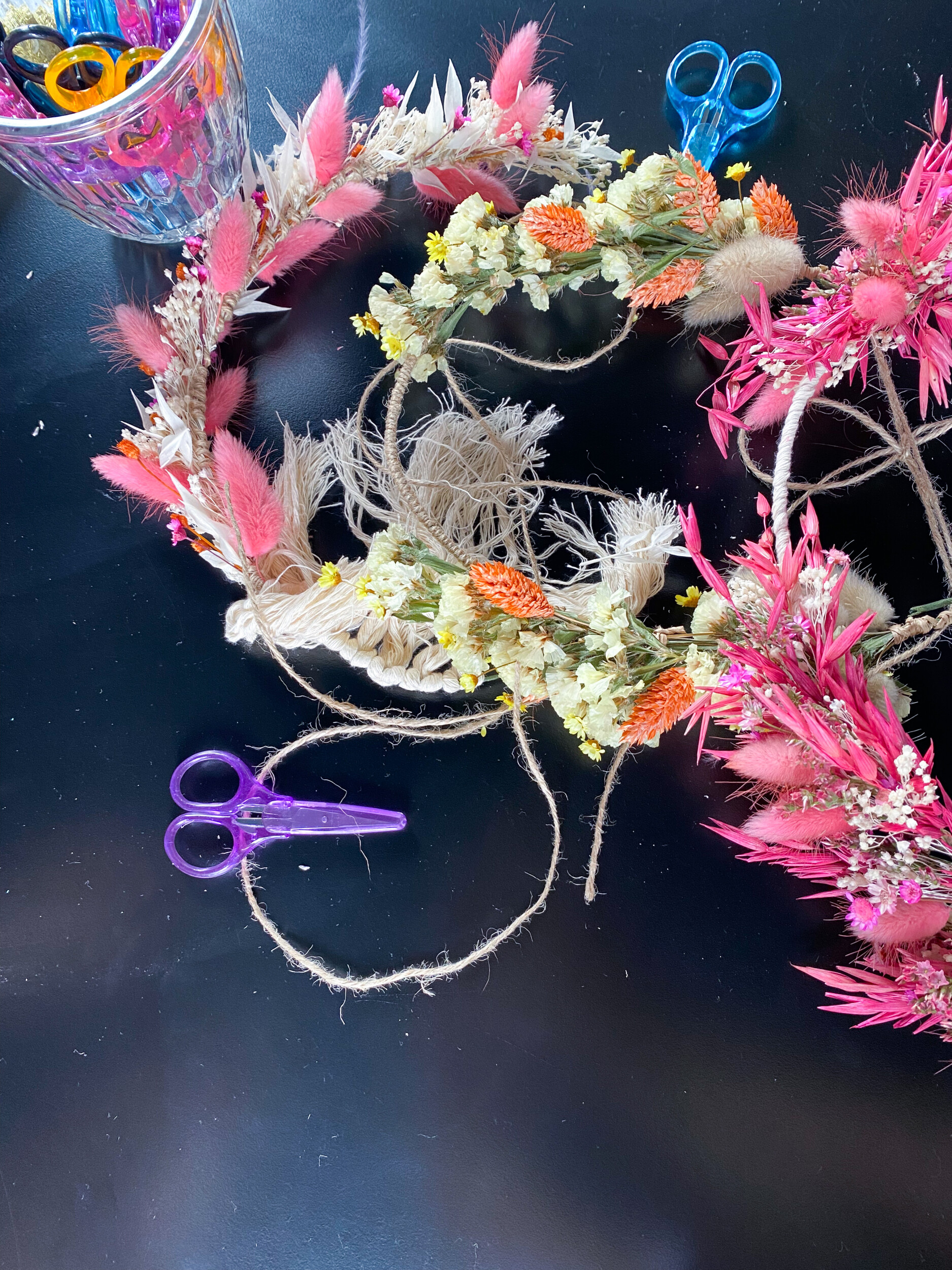 Composez votre couronne de fleurs séchées