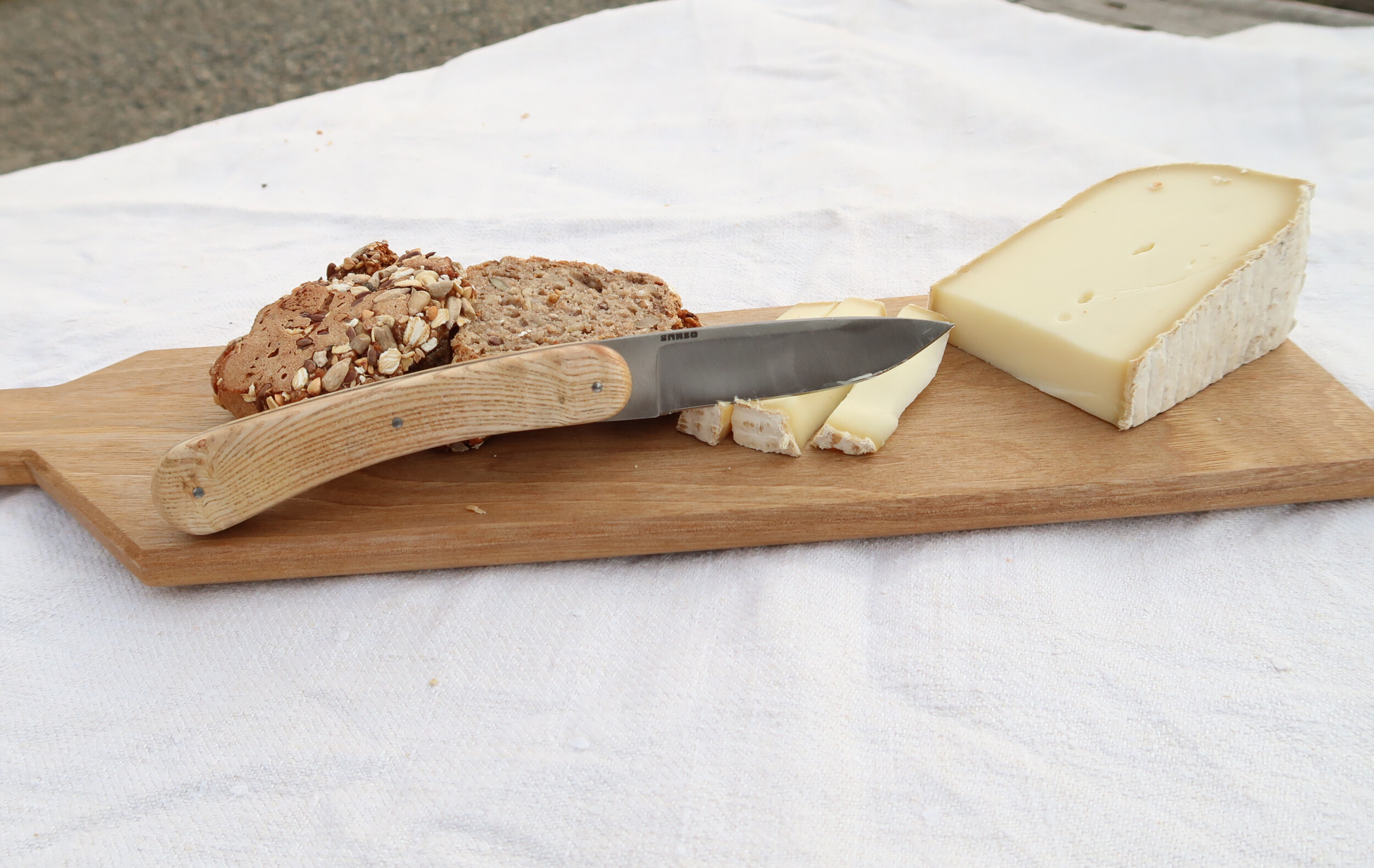 Assemblez votre couteau droit