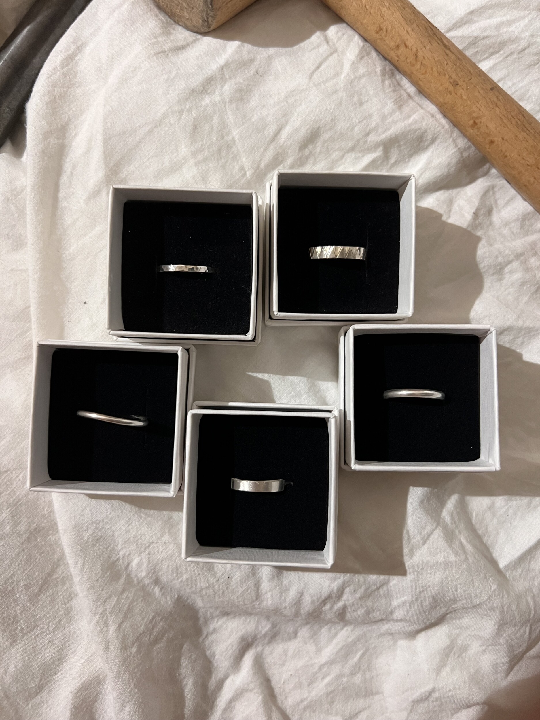 Réalisez vos alliances en argent en duo