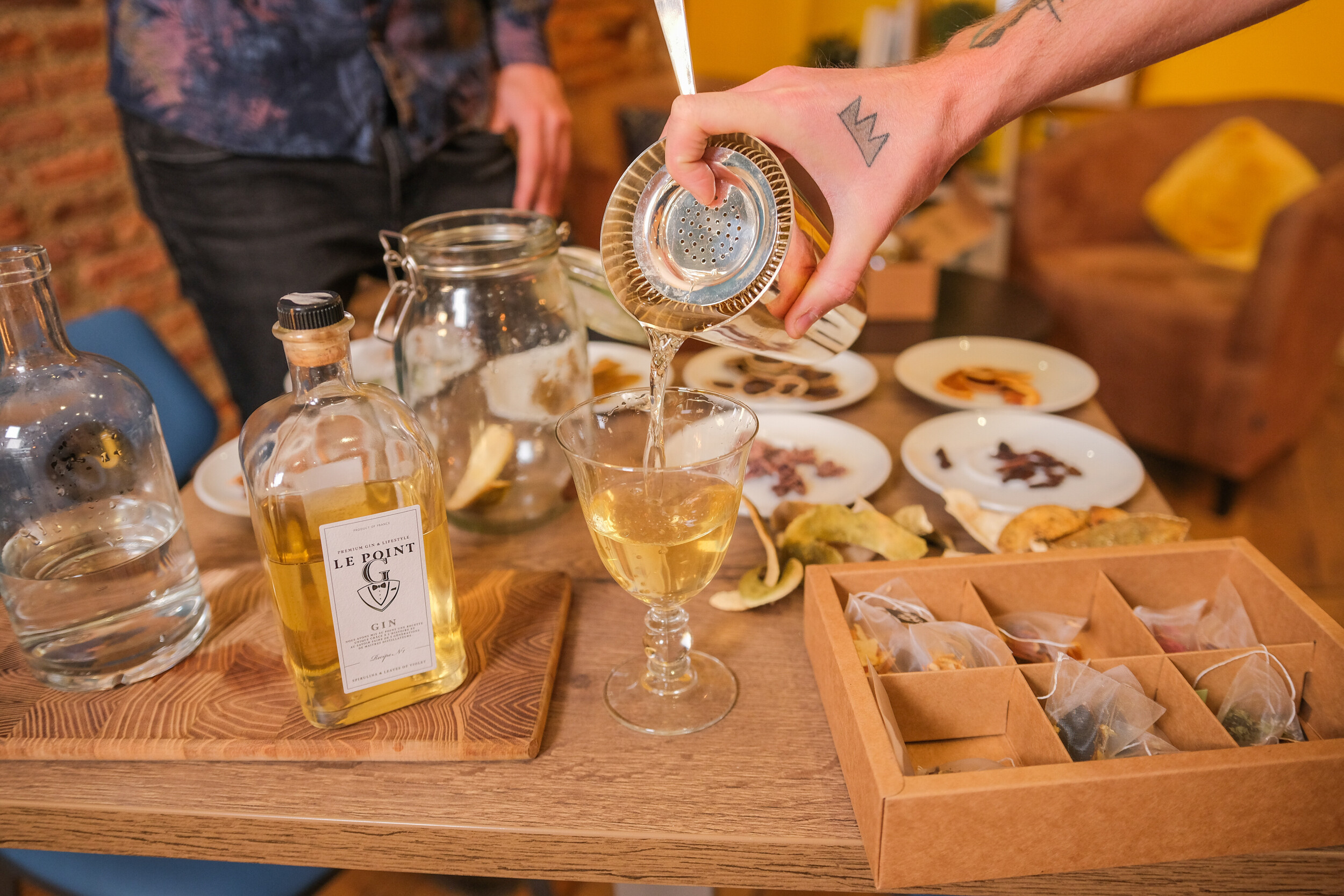 Découvrez des accords gin et fromages en groupe