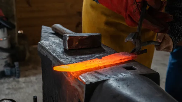 Réalisez votre couteau brut de forge sur une journée avec Rémi - Image n°2 - Wecandoo