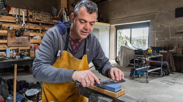 Réalisez votre couteau brut de forge sur une journée avec Rémi - Image n°1 - Wecandoo