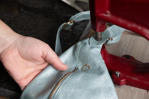 Fabriquez votre sac banane en cuir - Image n°5 - Wecandoo