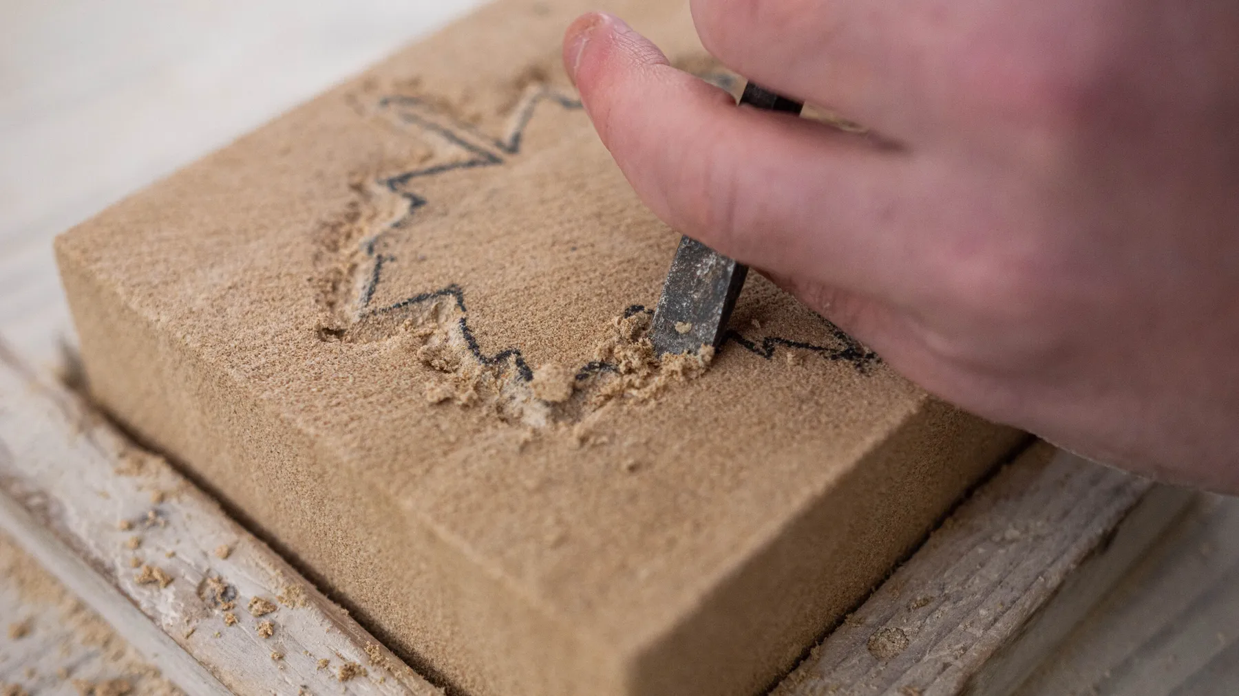 Initiez-vous à la taille de pierre sur une journée - Image n°2 - Wecandoo