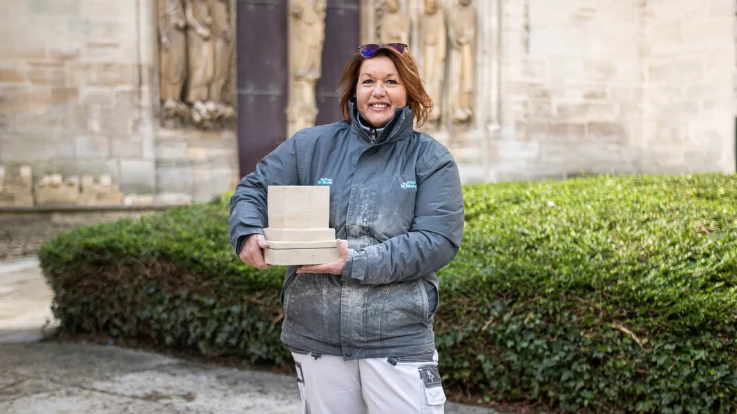 Nathalie : Tailleur de pierre à Paris