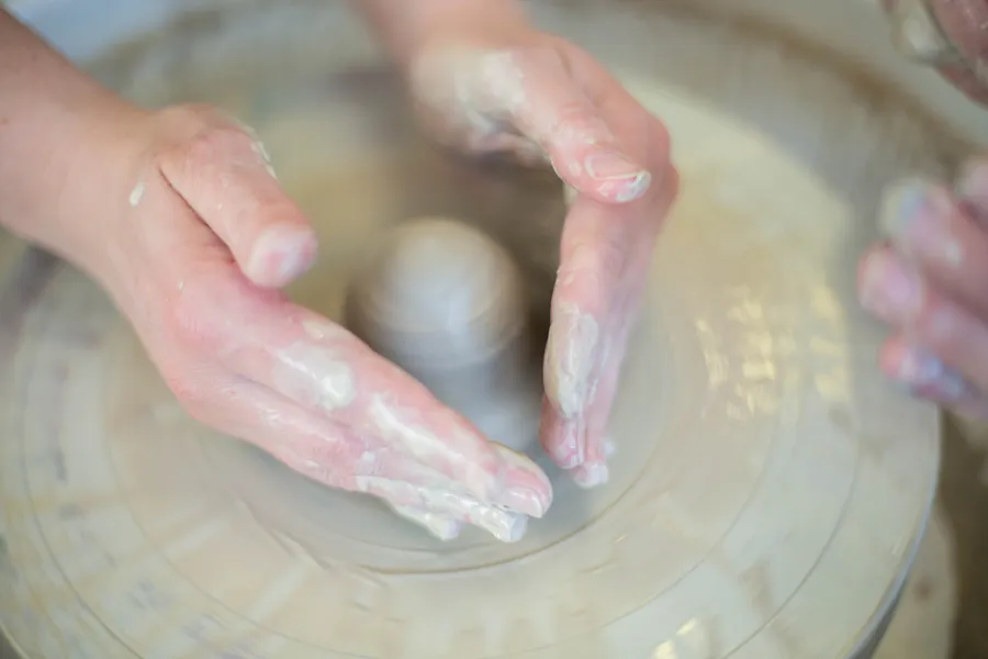 Initiez-vous au tour de potier avec François - Afbeelding nr. 1 - Wecandoo