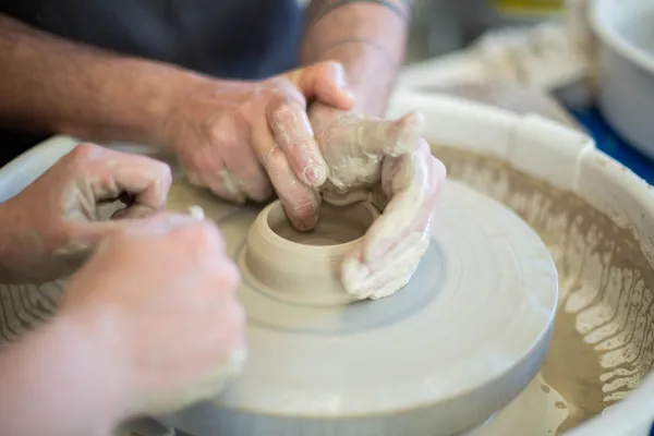 Initiez-vous au tour de potier avec François - Afbeelding nr. 4 - Wecandoo