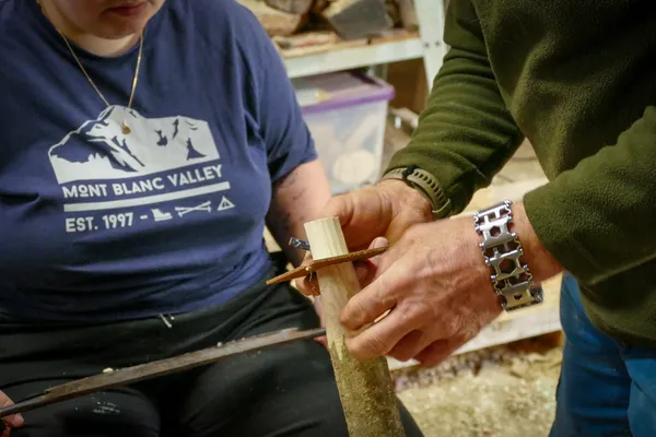 Réalisez votre tabouret en bois d'inspiration viking en duo - Image n°2 - Wecandoo