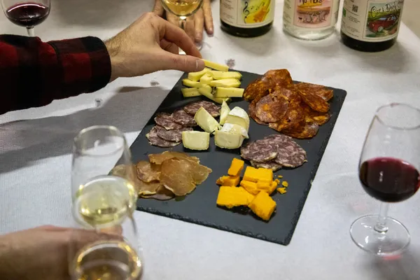 Visitez et dégustez du vin dans un chai urbain - Image n°3 - Wecandoo