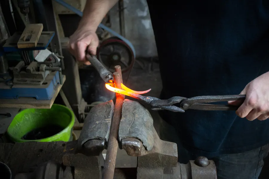 Fabriquez votre couteau brut de forge sur une journée avec Patrice - Image n°1 - Wecandoo