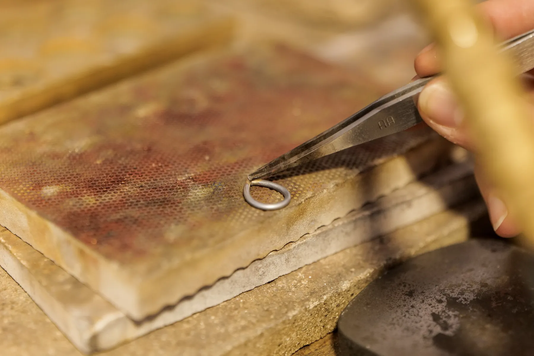 Créez votre paire de boucles d'oreilles en argent - Image n°4 - Wecandoo