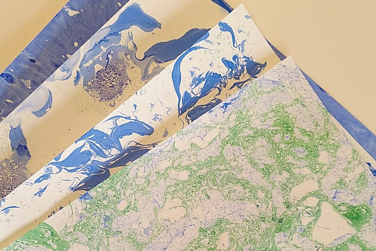 Réalisez vos papiers marbrés