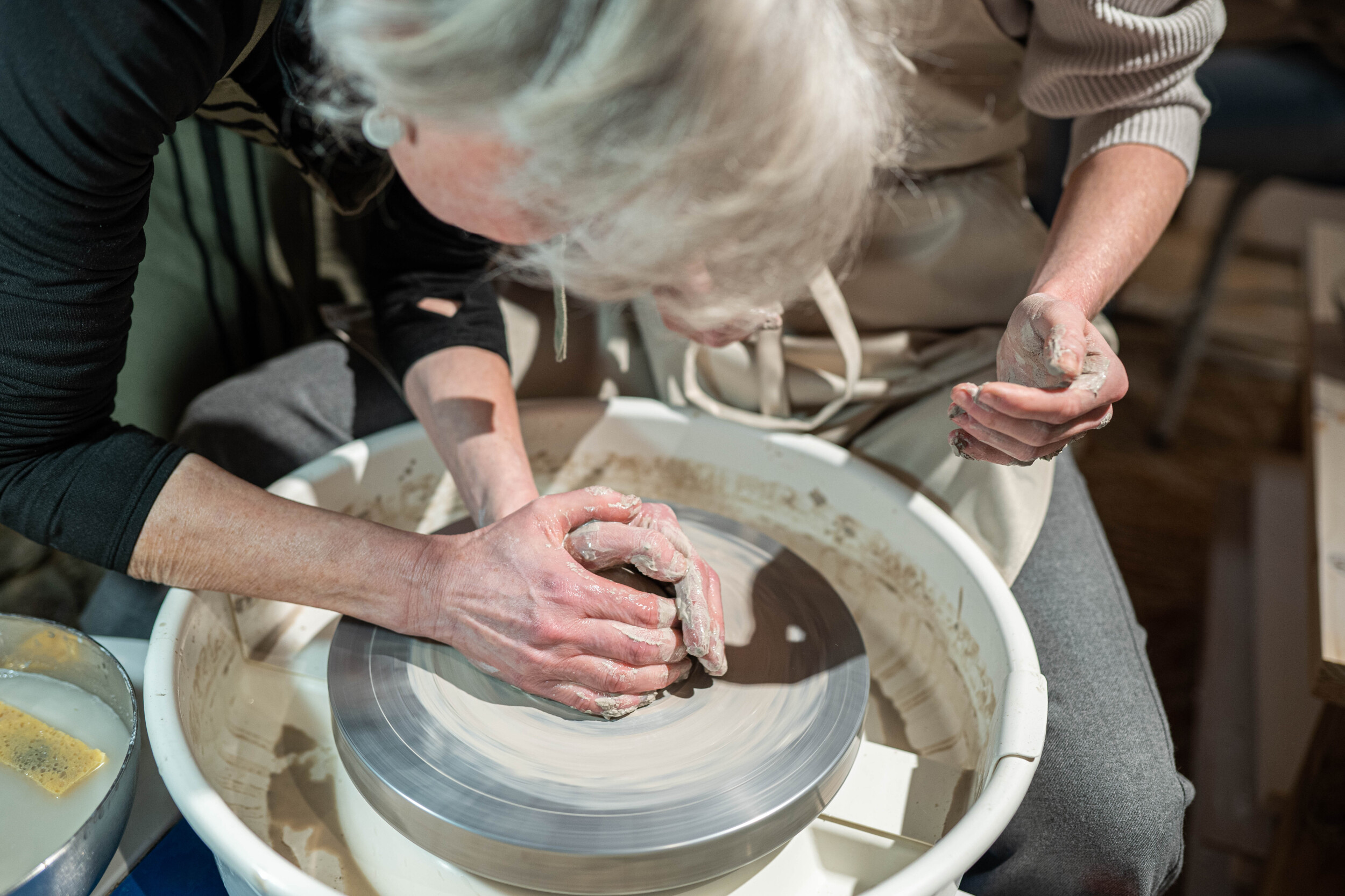 Wecandoo - Tournez votre duo de mugs avec Christine - Image n°4