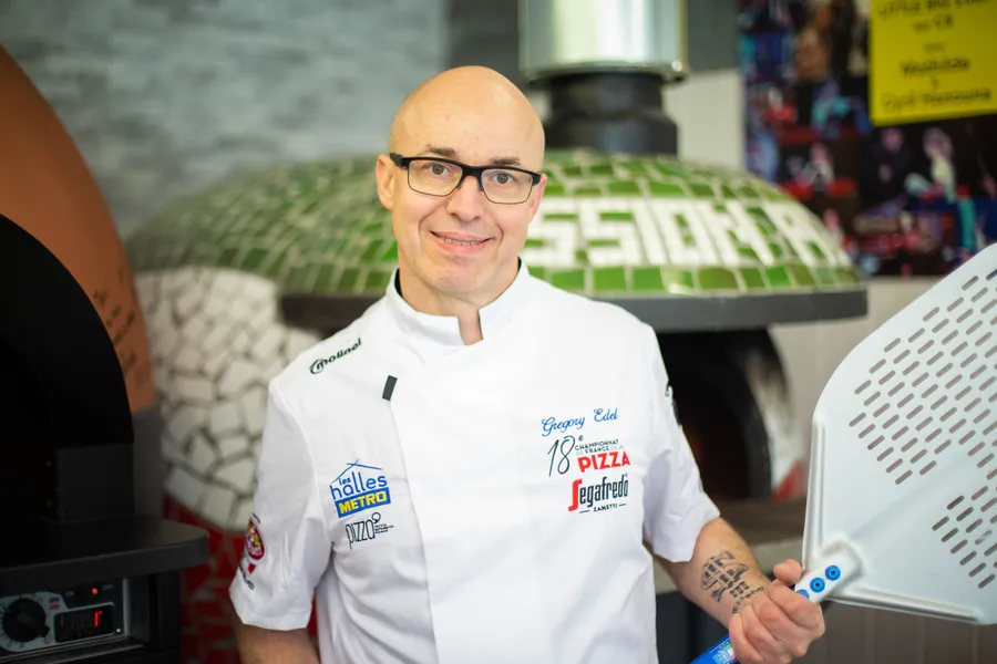 Grégory : Pizzaïolo, Champion du Monde en France et Vice-Champion de France en Italie à Haute-Savoie (74)