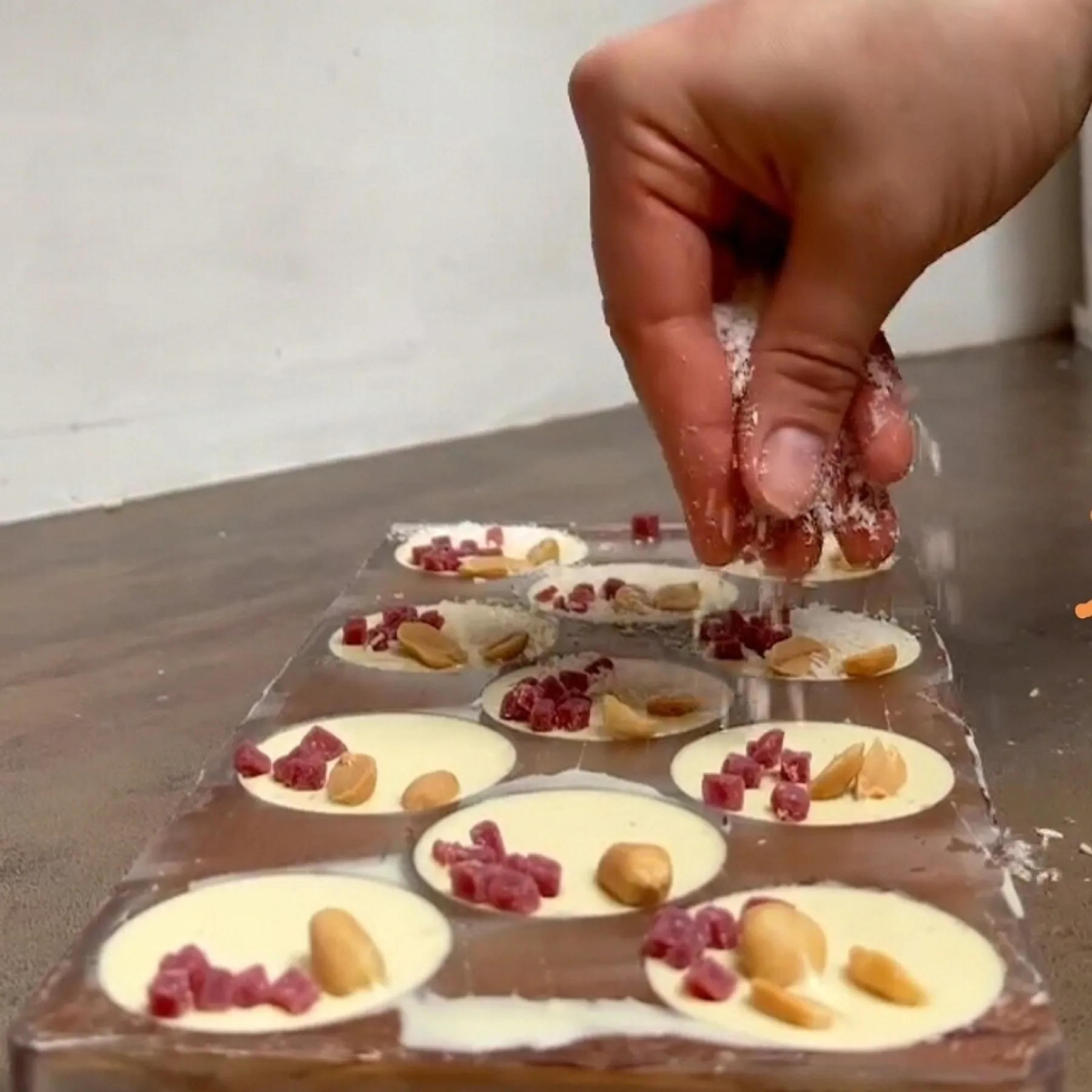 Fabriquez vos mendiants et votre tablette de chocolat avec Louis - Image n°4 - Wecandoo