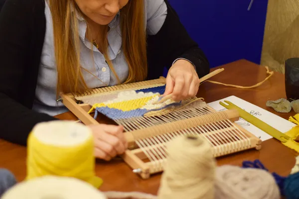 Réalisez votre housse de coussin tissée - Image n°3 - Wecandoo